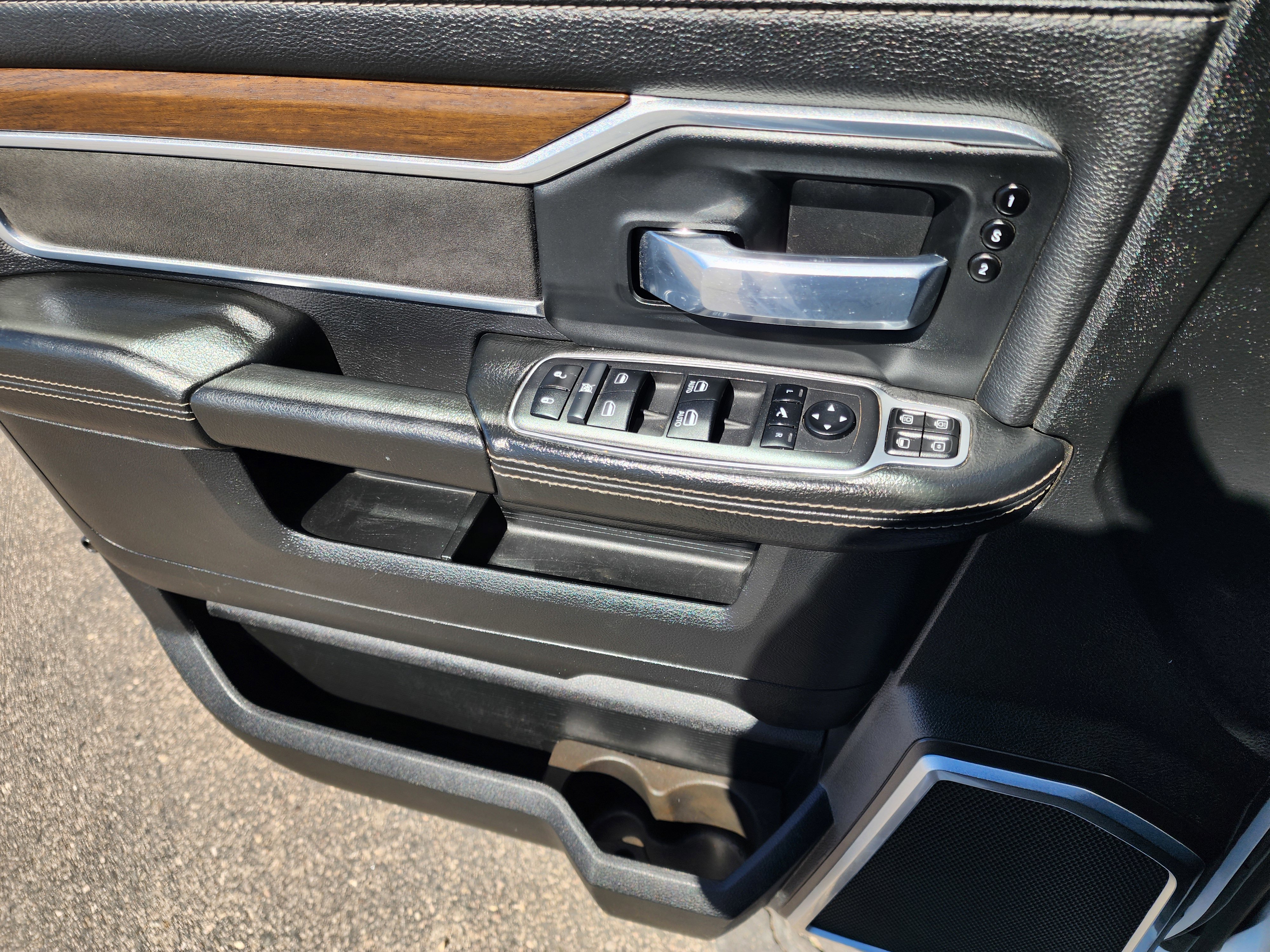 Used 2024 RAM 2500 Laramie image 19