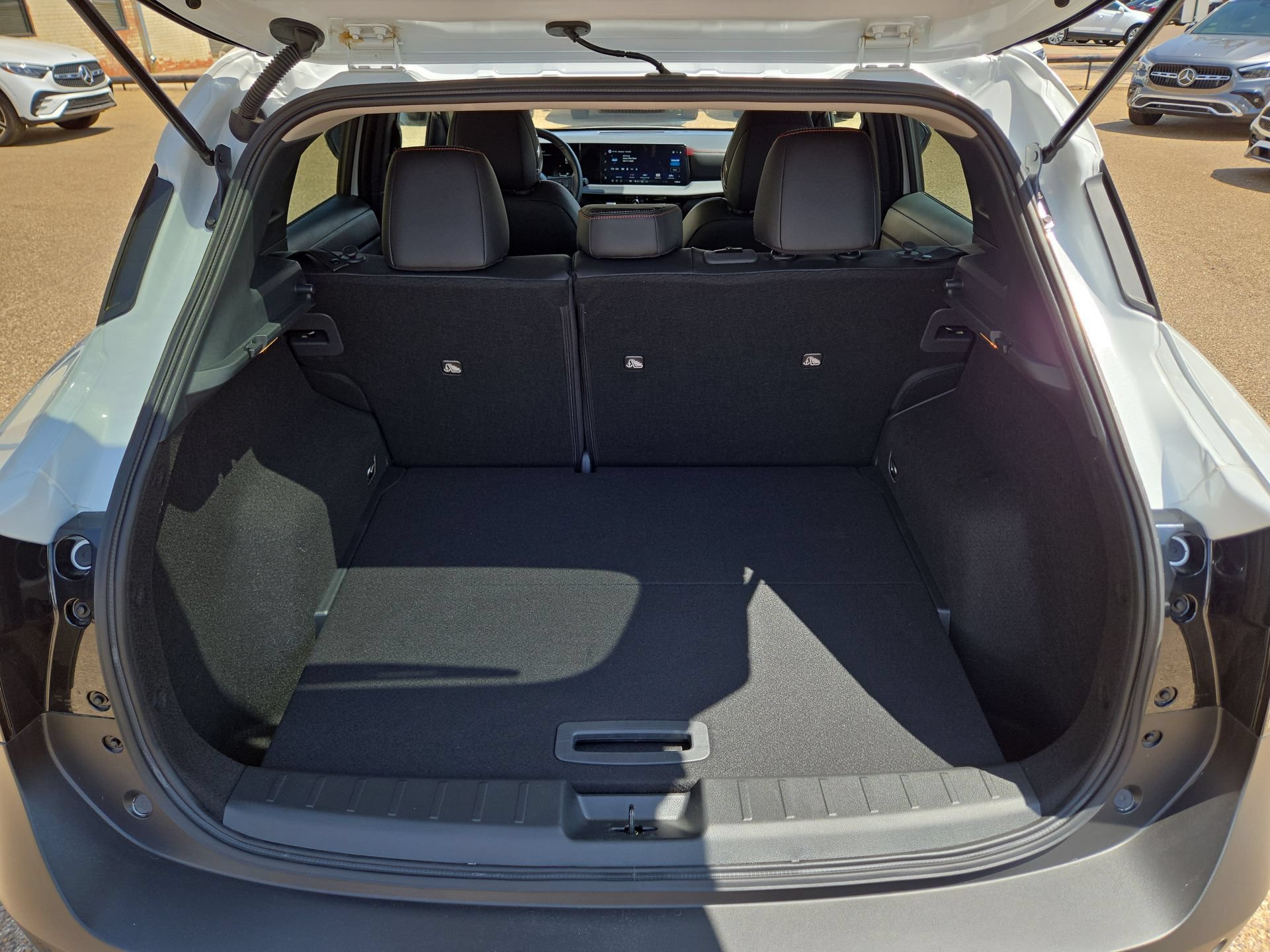 Used 2026 Nissan Kicks SR w/ SR Premium Package FWD image 12