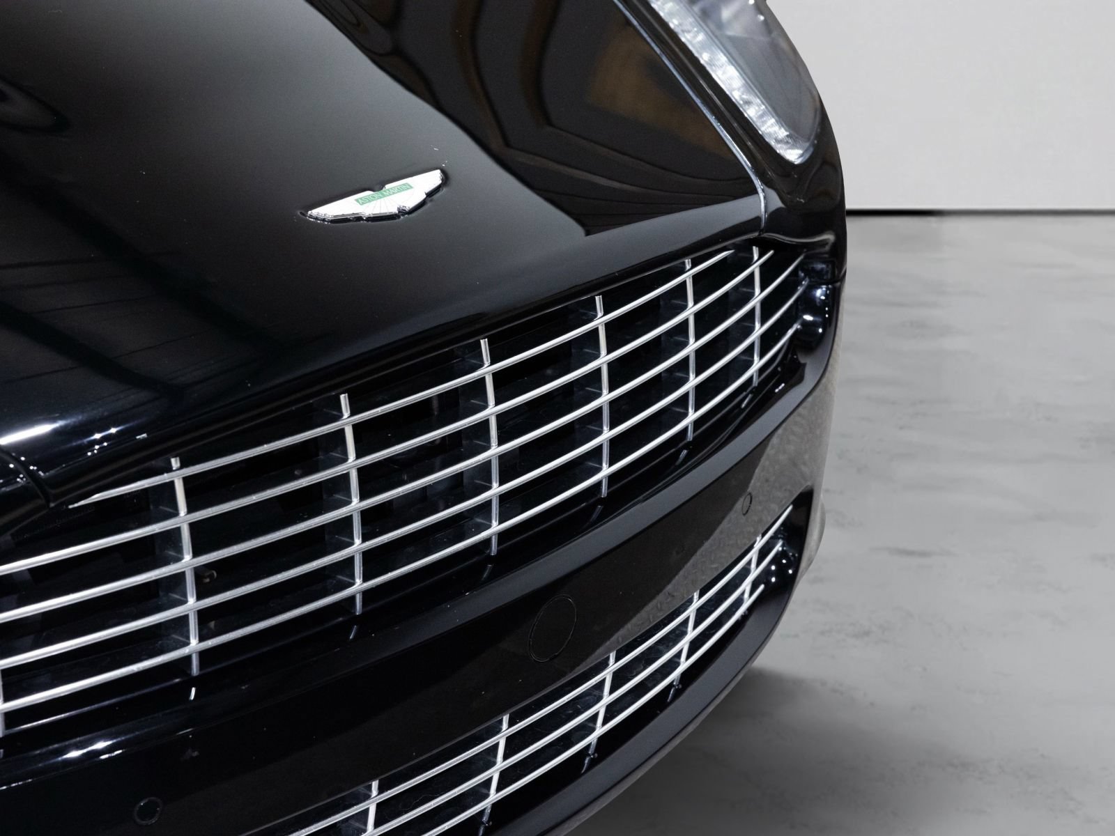 Used 2011 Aston Martin Rapide RWD image 43