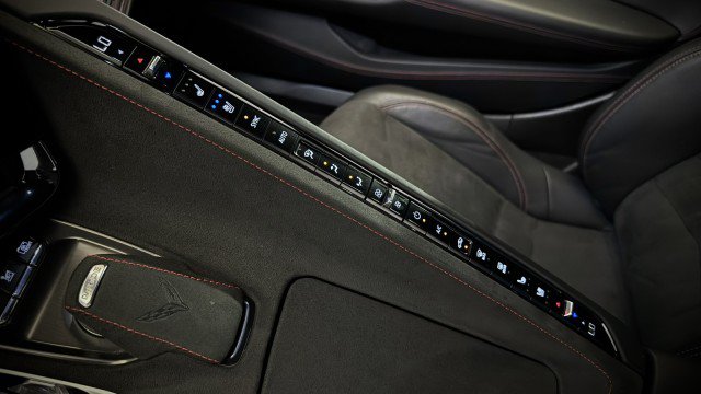 Used 2024 Chevrolet Corvette Stingray Premium Cpe w/ Z51 Performance Package RWD image 9
