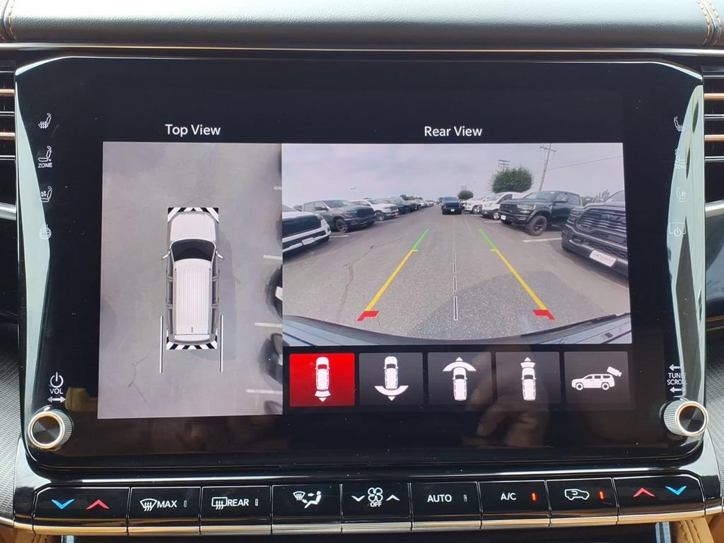 Used 2025 Jeep Grand Wagoneer Series III w/ Rear Seat Video Group 1 AWD/4WD image 9