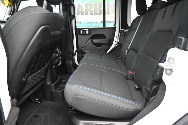 Used 2022 Jeep Wrangler Unlimited Rubicon 4xe AWD/4WD image 9