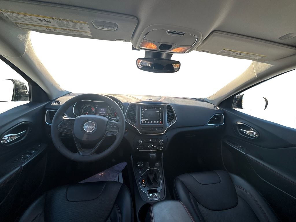 Used 2022 Jeep Cherokee Trailhawk w/ Premium Leather Package image 18