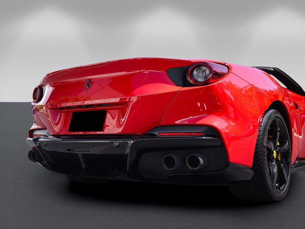 Used 2022 Ferrari Portofino M RWD image 16