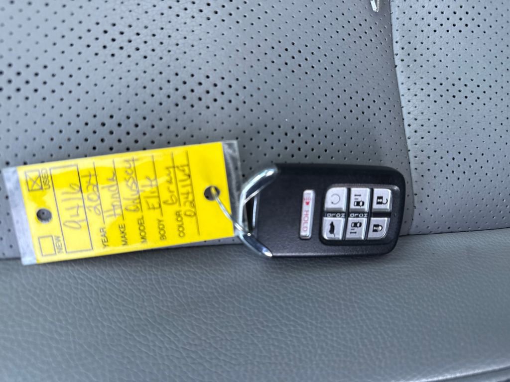 Used 2024 Honda Odyssey Elite image 32