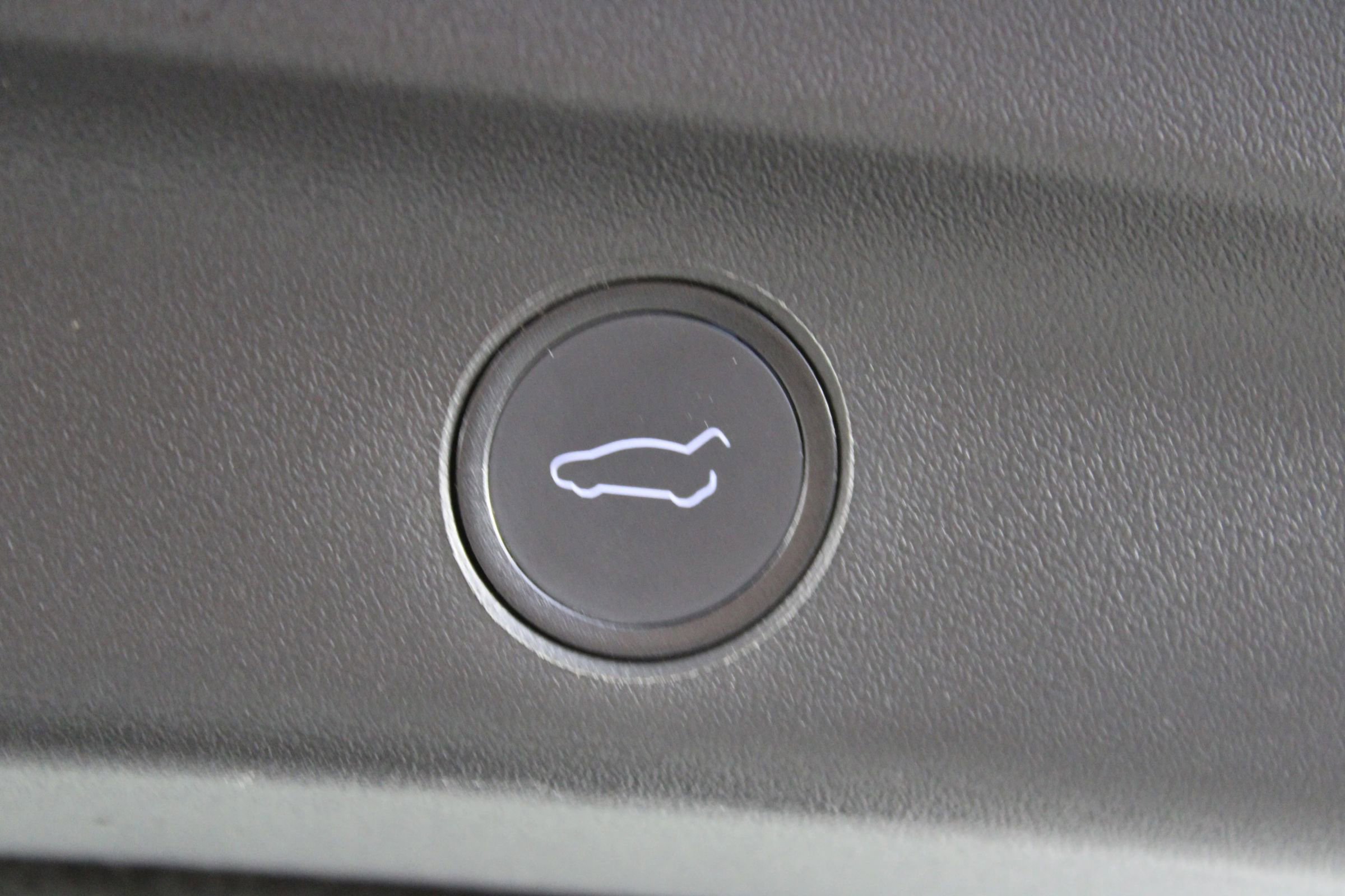 Used 2020 Tesla Model Y Long Range image 24