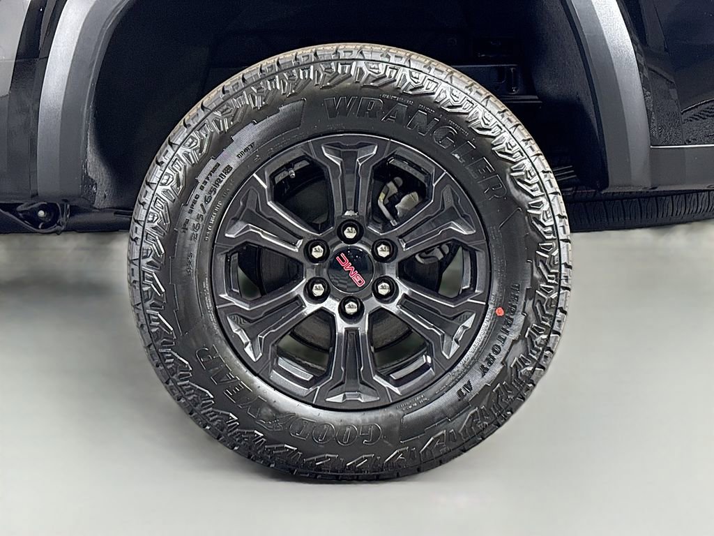 New 2025 GMC Canyon Elevation w/ Convenience Package image 31