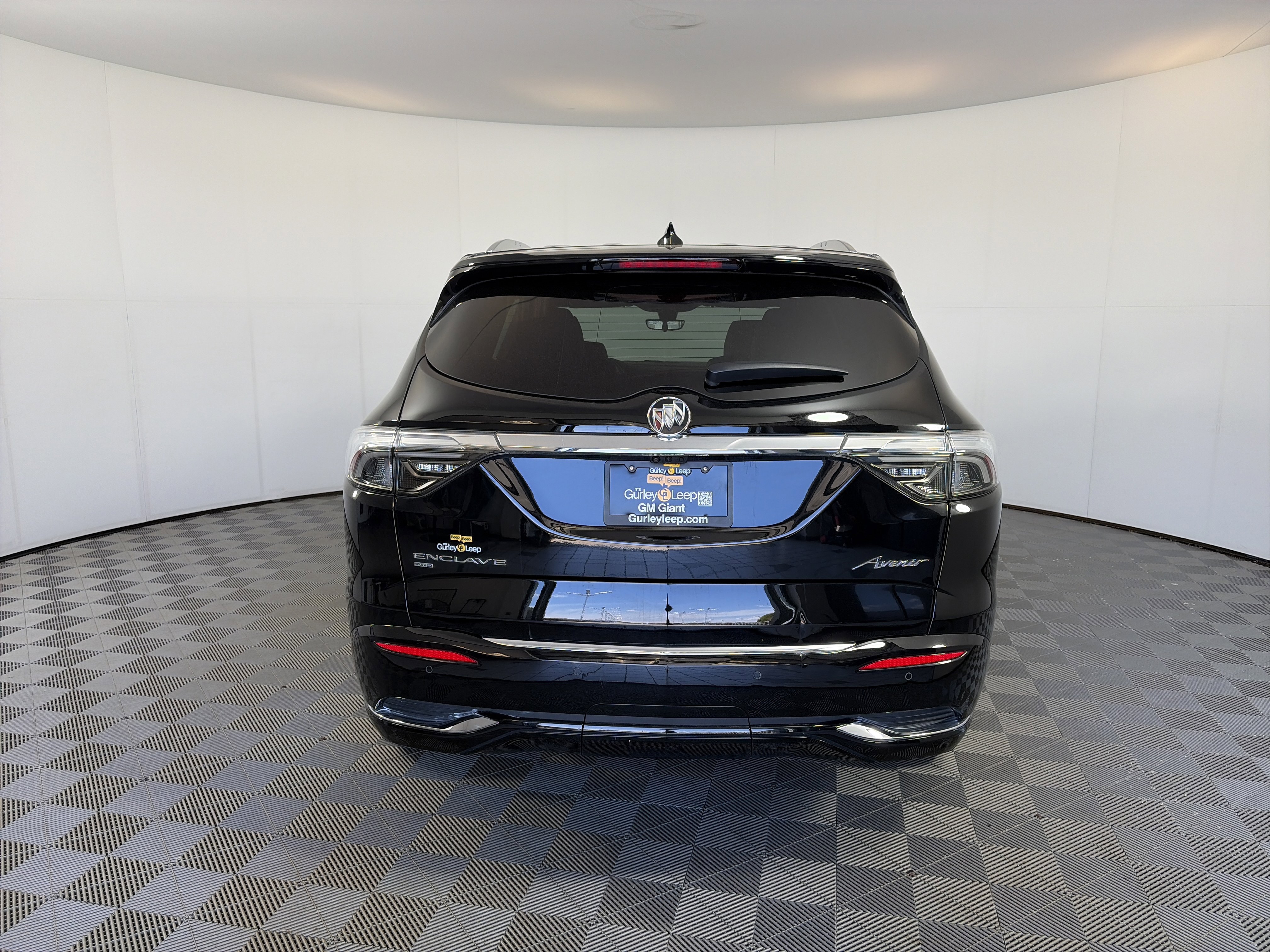 Used 2022 Buick Enclave Avenir w/ Avenir Technology Package AWD/4WD image 4