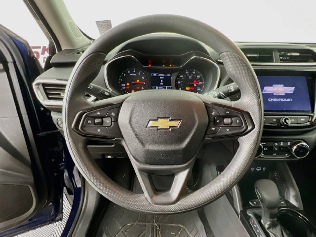 Used 2023 Chevrolet TrailBlazer LT w/ LPO, Blackout Package AWD/4WD image 12