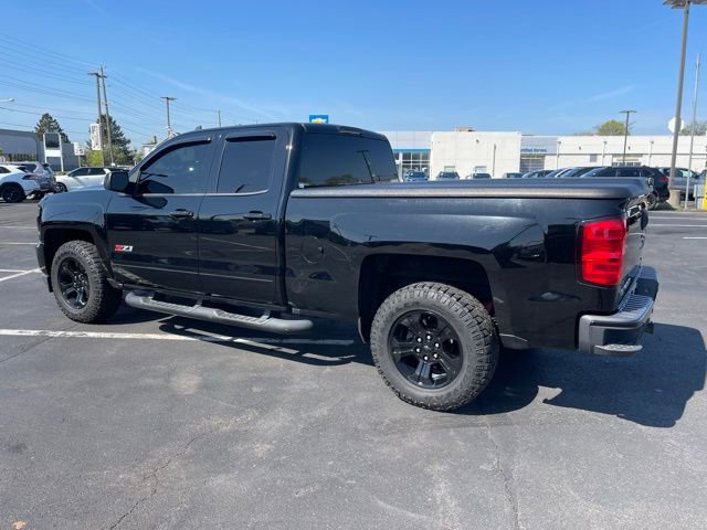 Used 2018 Chevrolet Silverado 1500 LT w/ Midnight Edition AWD/4WD image 5