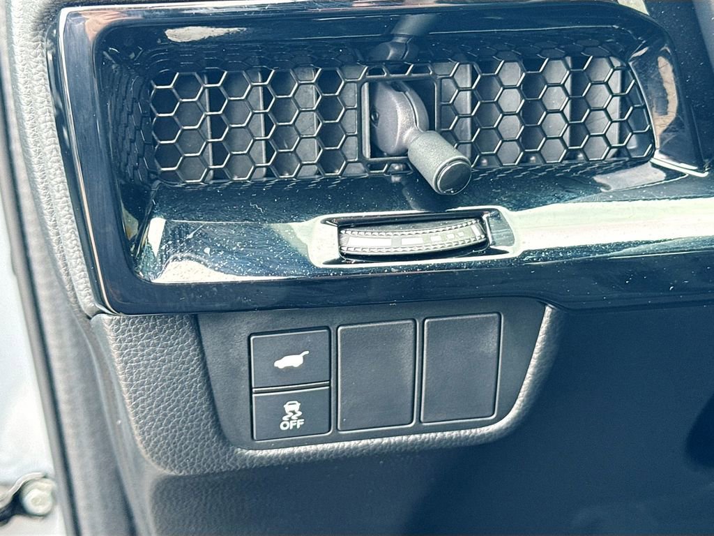 Used 2024 Honda CR-V Sport Touring image 6