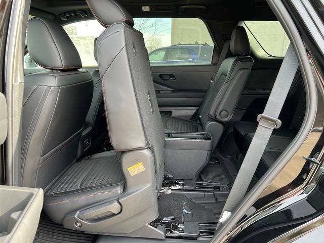 New 2026 Nissan Pathfinder SV image 6