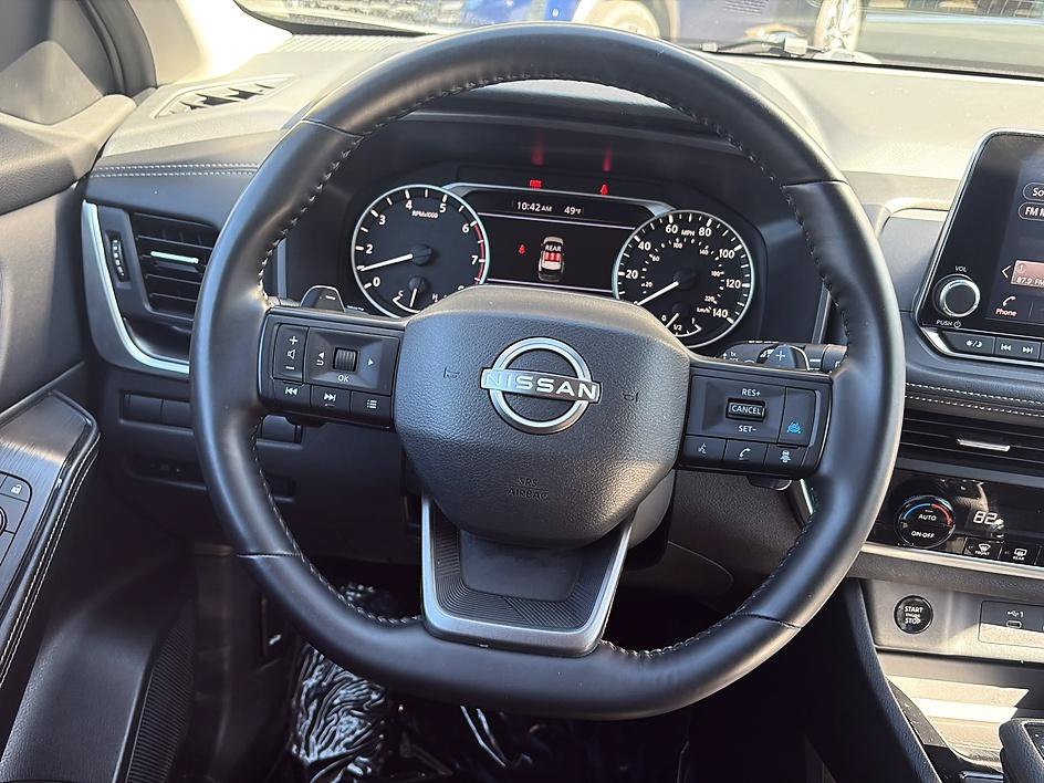 Certified 2025 Nissan Rogue SV AWD/4WD image 30
