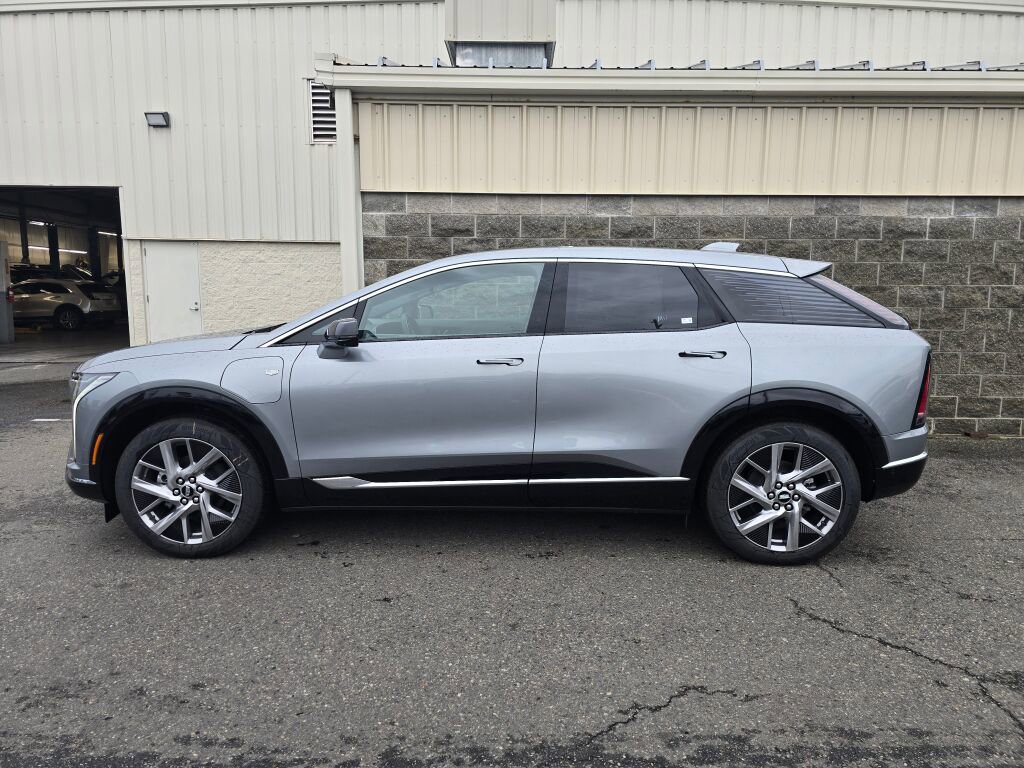 New 2026 Cadillac Optiq Luxury 2 image 3