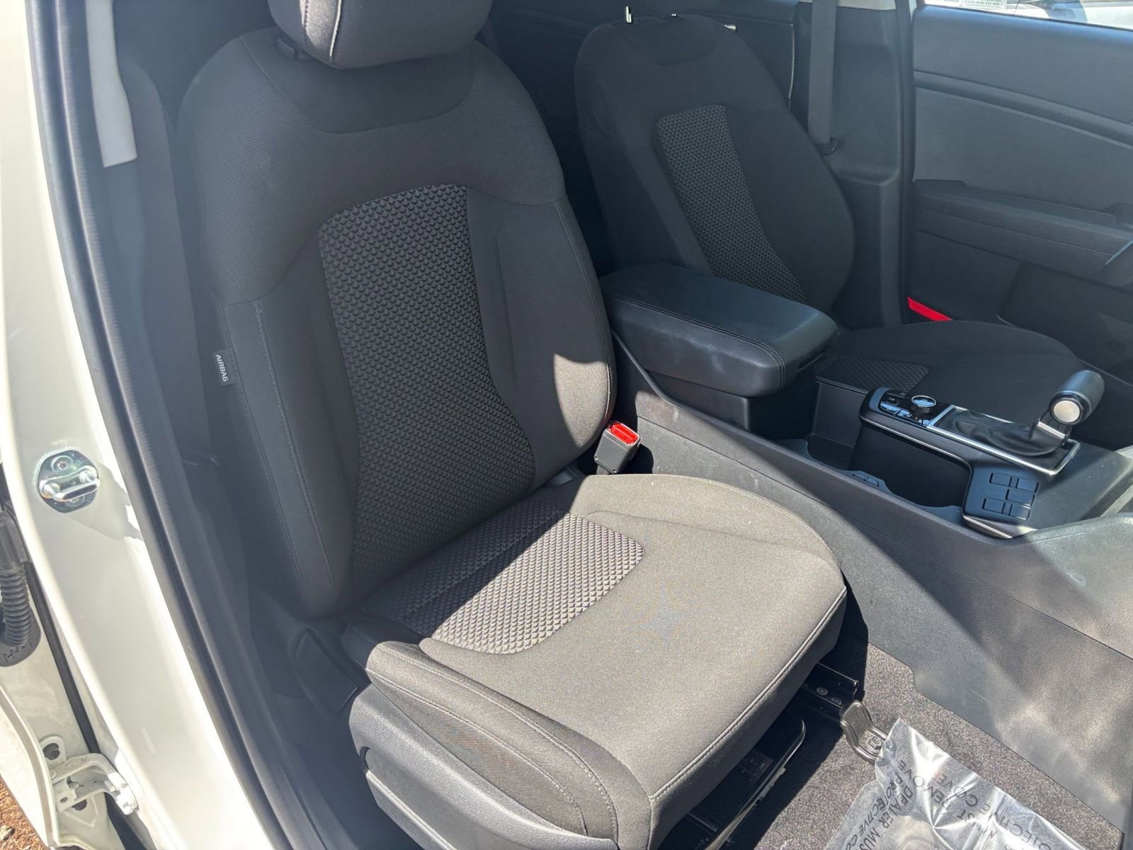 Used 2025 Kia Sportage LX FWD image 36