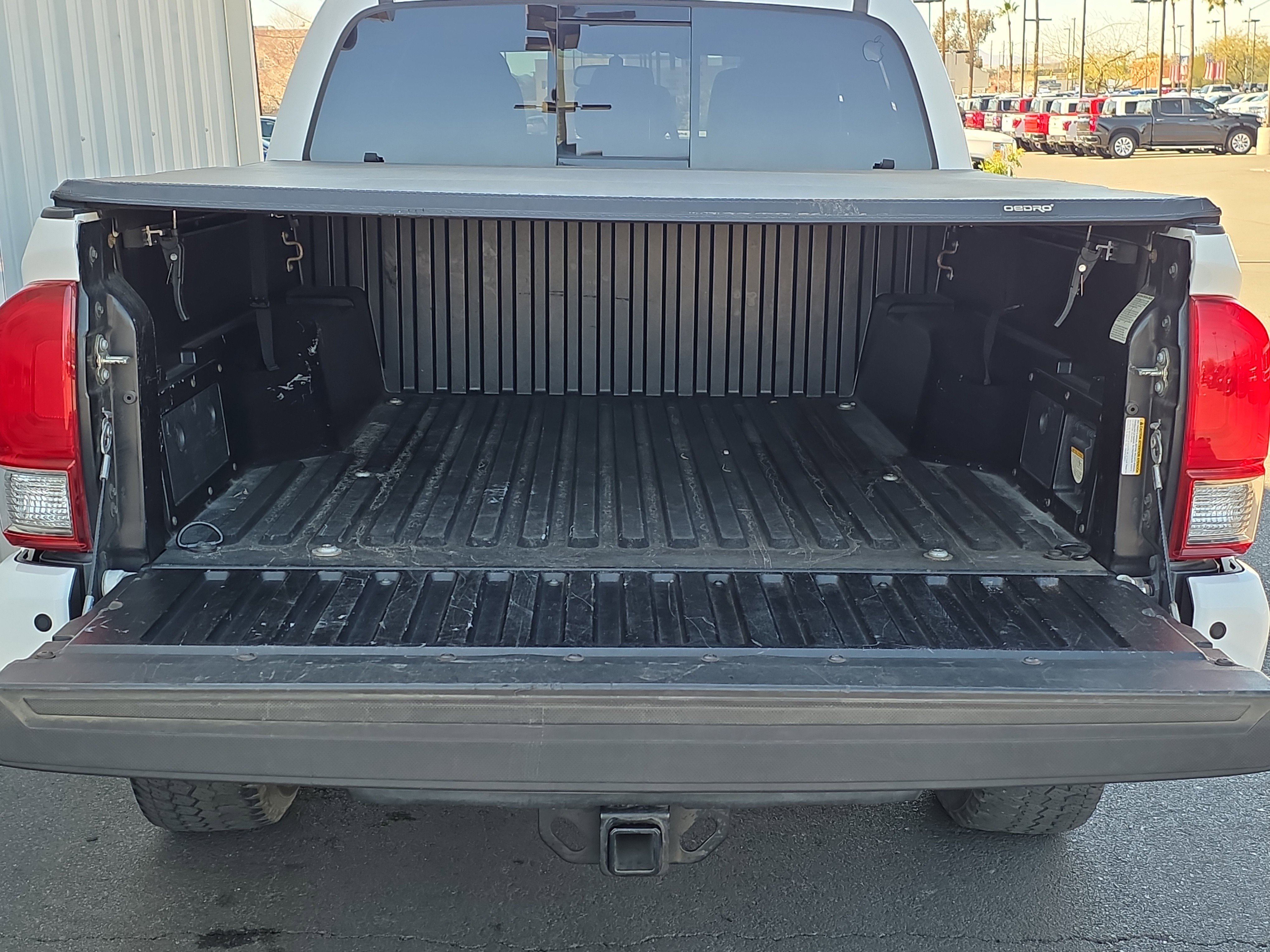 Used 2017 Toyota Tacoma TRD Sport w/ Premium & Technology Package AWD/4WD image 9