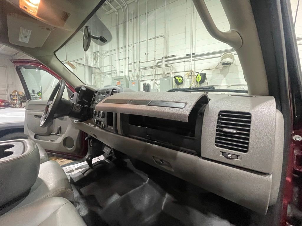 Used 2013 Chevrolet Silverado 1500 W/T image 17