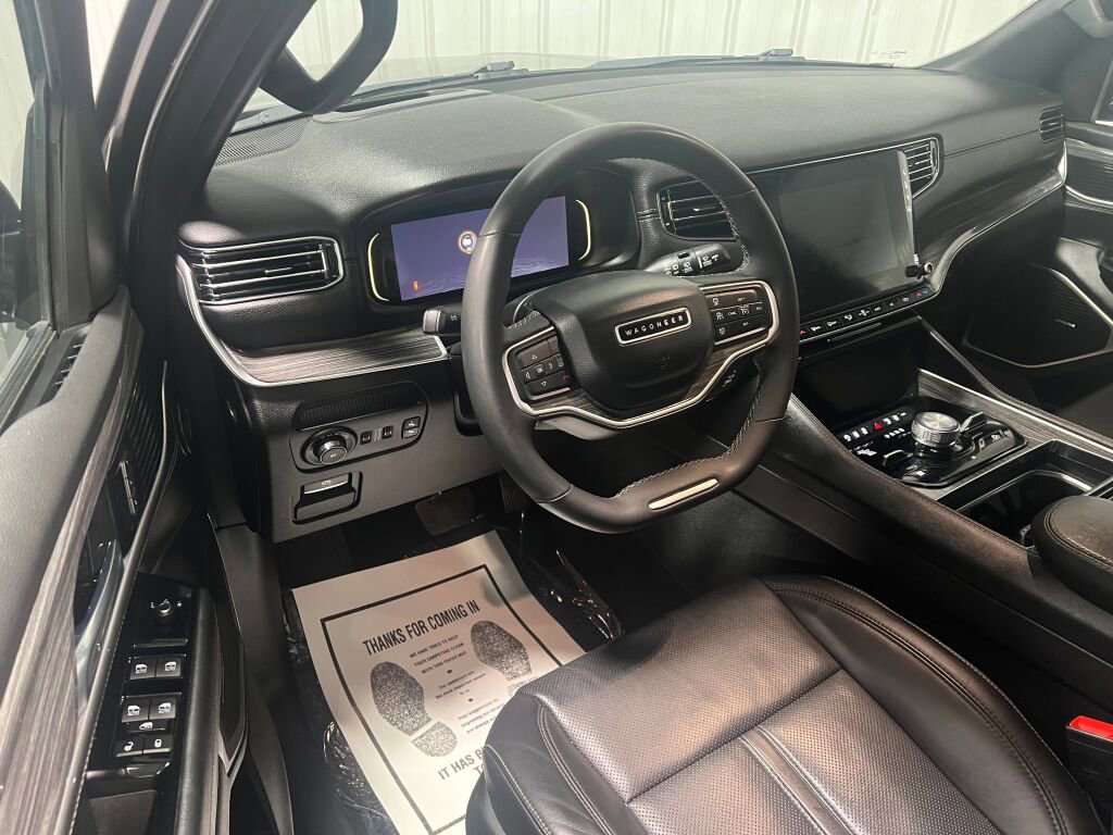Used 2022 Jeep Wagoneer Series III w/ Flexible Seating Group image 2