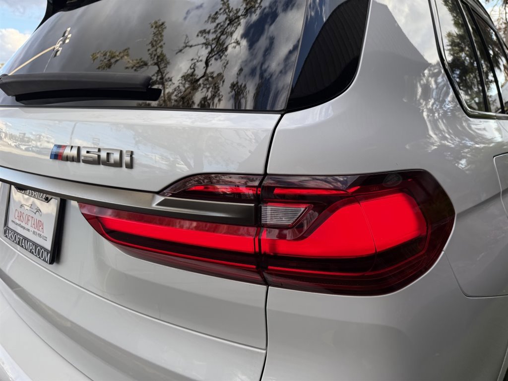 Used 2020 BMW X7 M50i w/ Executive Package image 12