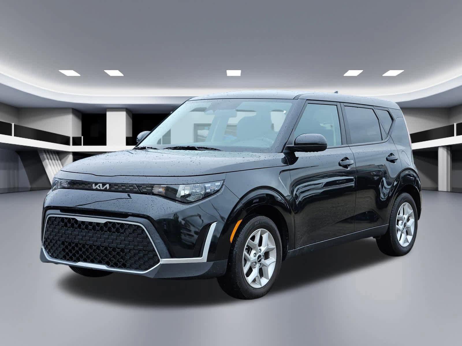 Certified 2025 Kia Soul LX w/ LX Technology Package FWD image 9
