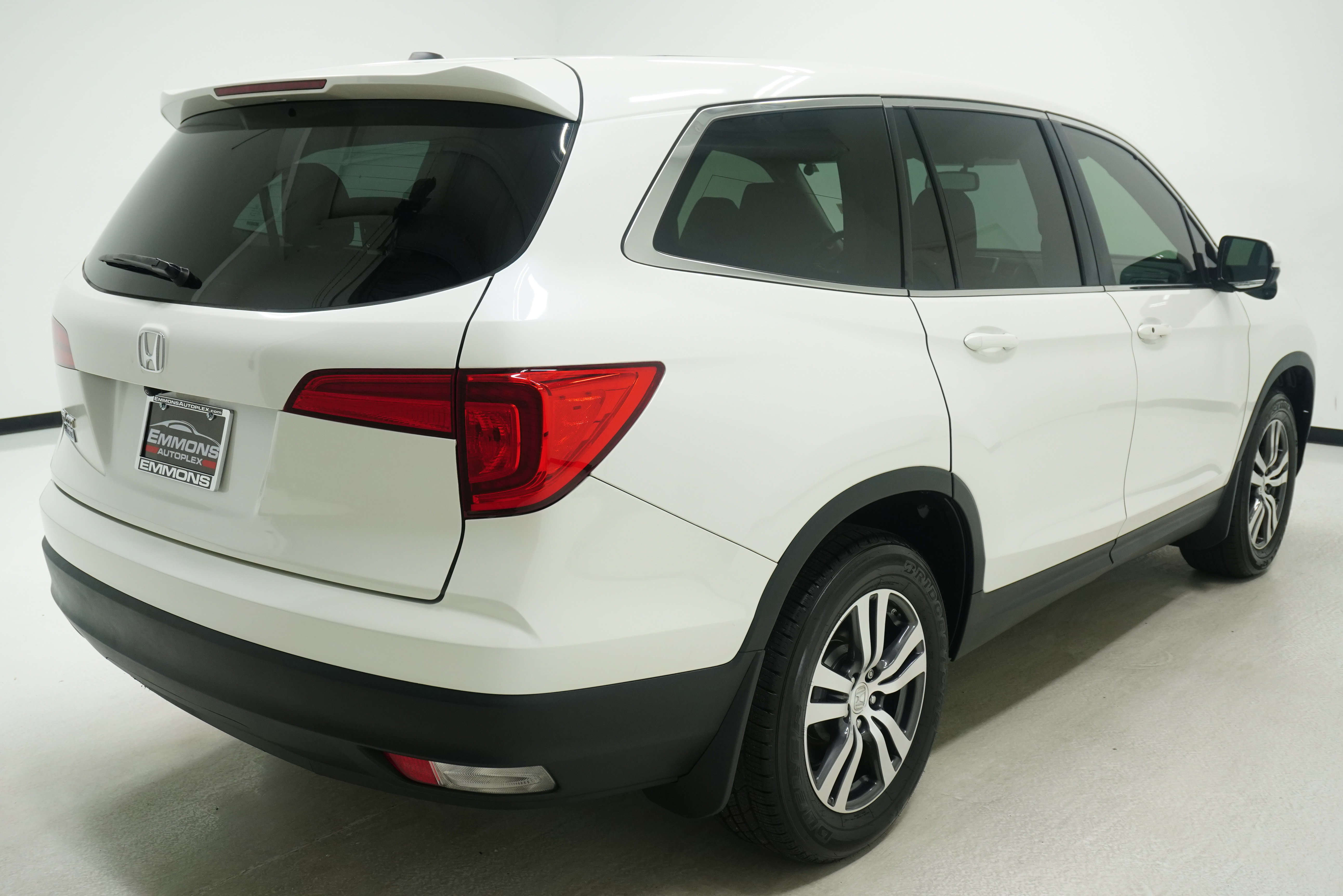 Used 2017 Honda Pilot EX-L image 4