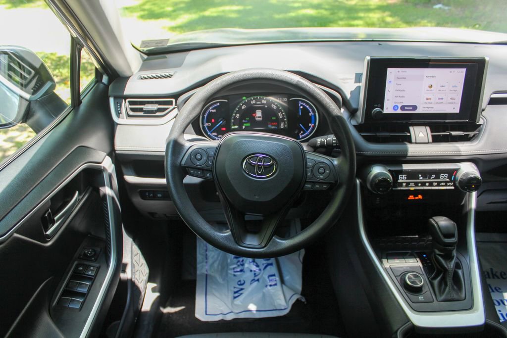 Used 2024 Toyota RAV4 XLE image 20