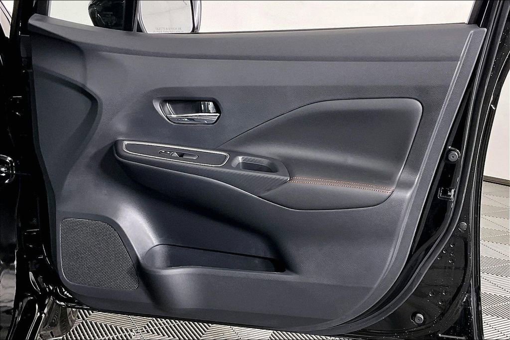 New 2025 Nissan Versa SR w/ Trunk Package image 20