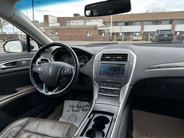 Used 2013 Lincoln MKZ image 29