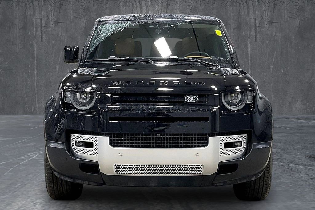 Used 2024 Land Rover Defender 130 S image 2
