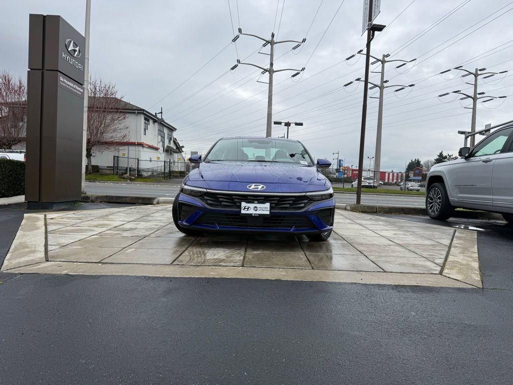 Certified 2025 Hyundai Elantra SEL image 3