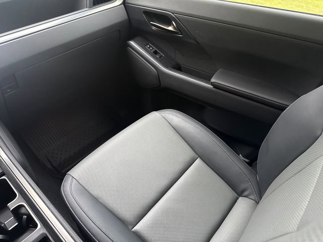 Used 2025 Lexus GX 550 w/ Accessory Package (2T) AWD/4WD image 15