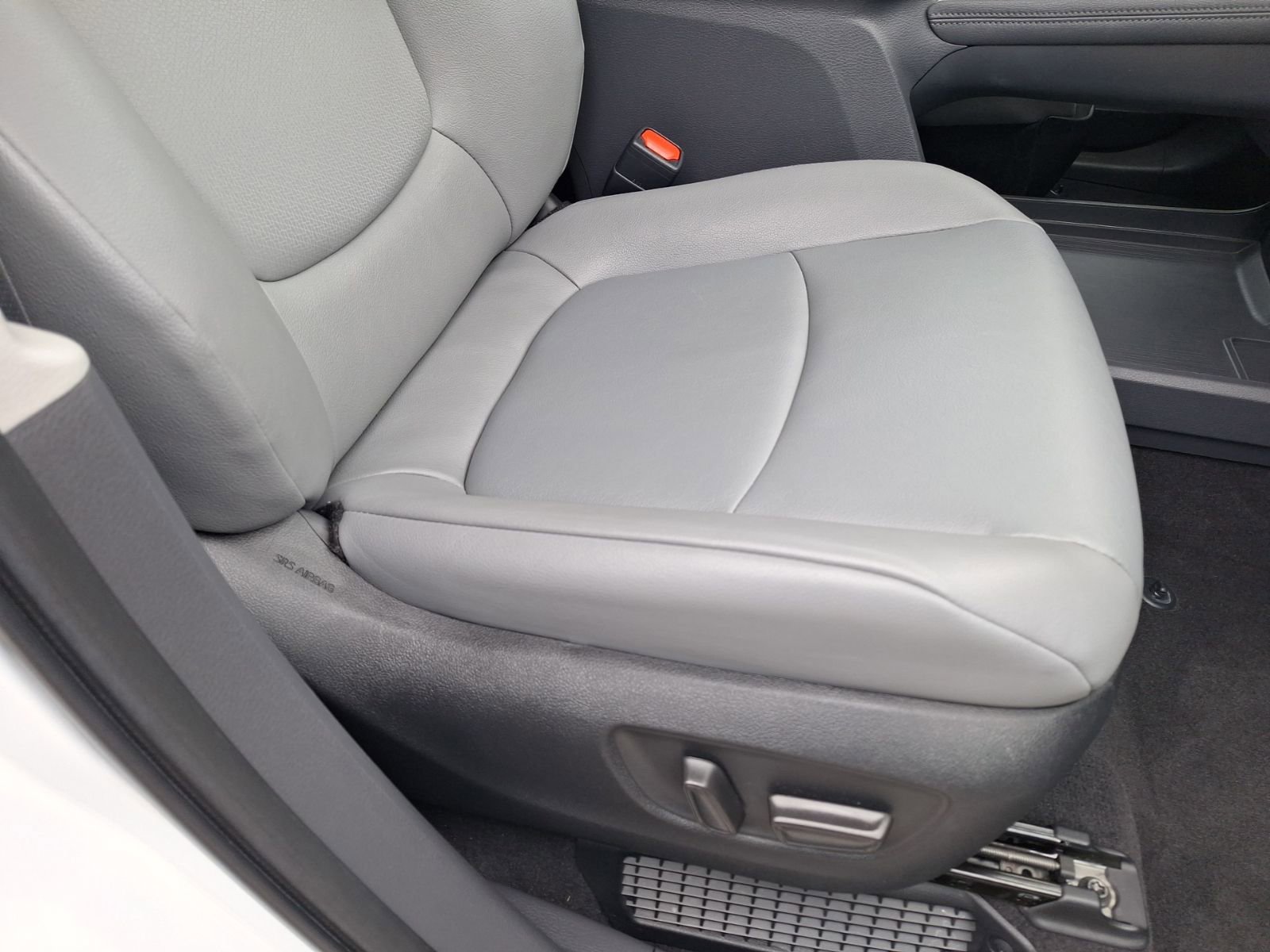 Used 2023 Toyota Sienna XLE w/ XLE Plus Package image 34