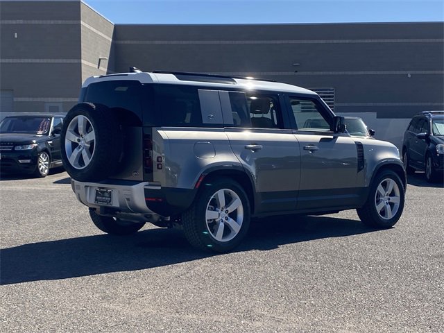 Used 2023 Land Rover Defender 110 S image 31