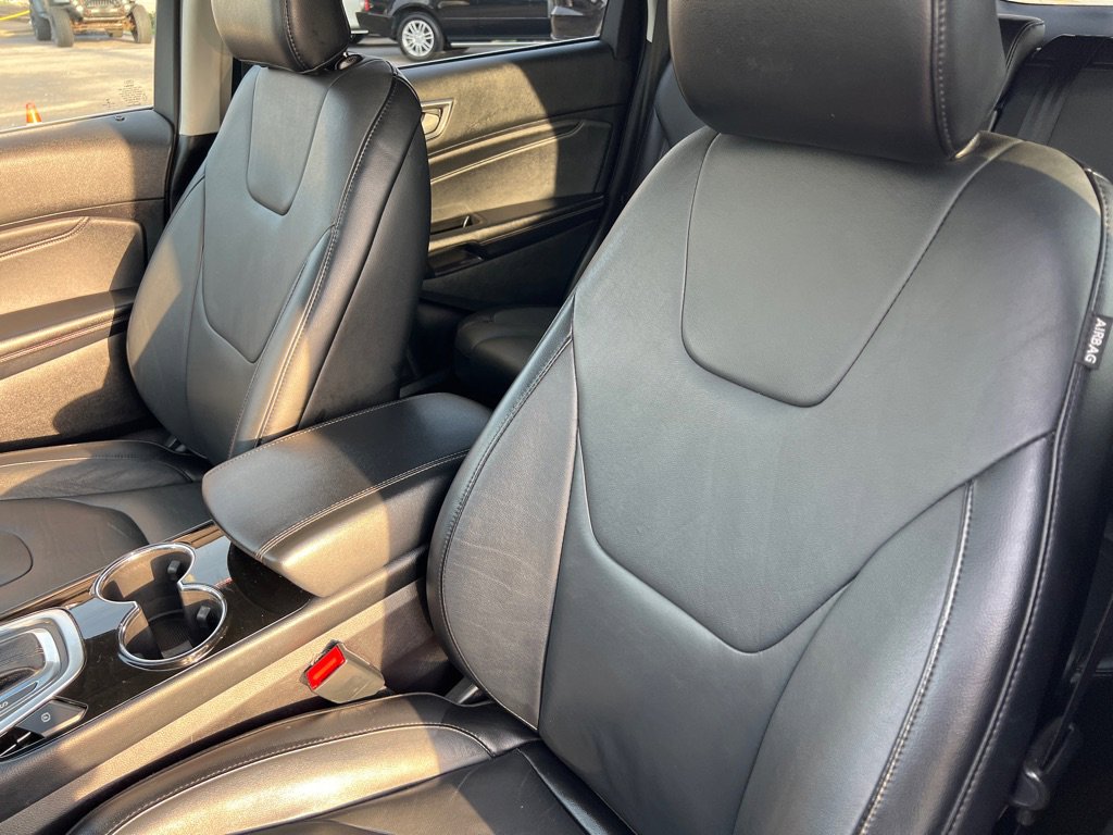 Used 2018 Ford Edge Titanium w/ Technology Package image 21