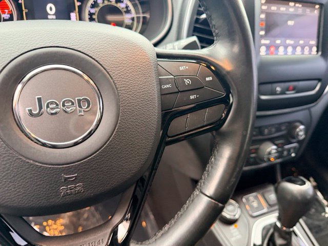 Used 2020 Jeep Cherokee Latitude Plus AWD/4WD image 31