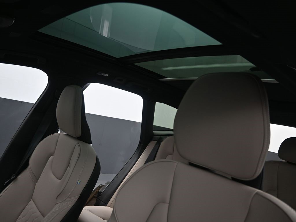 New 2026 Volvo XC60 B5 Plus w/ Protection Package Premier image 26