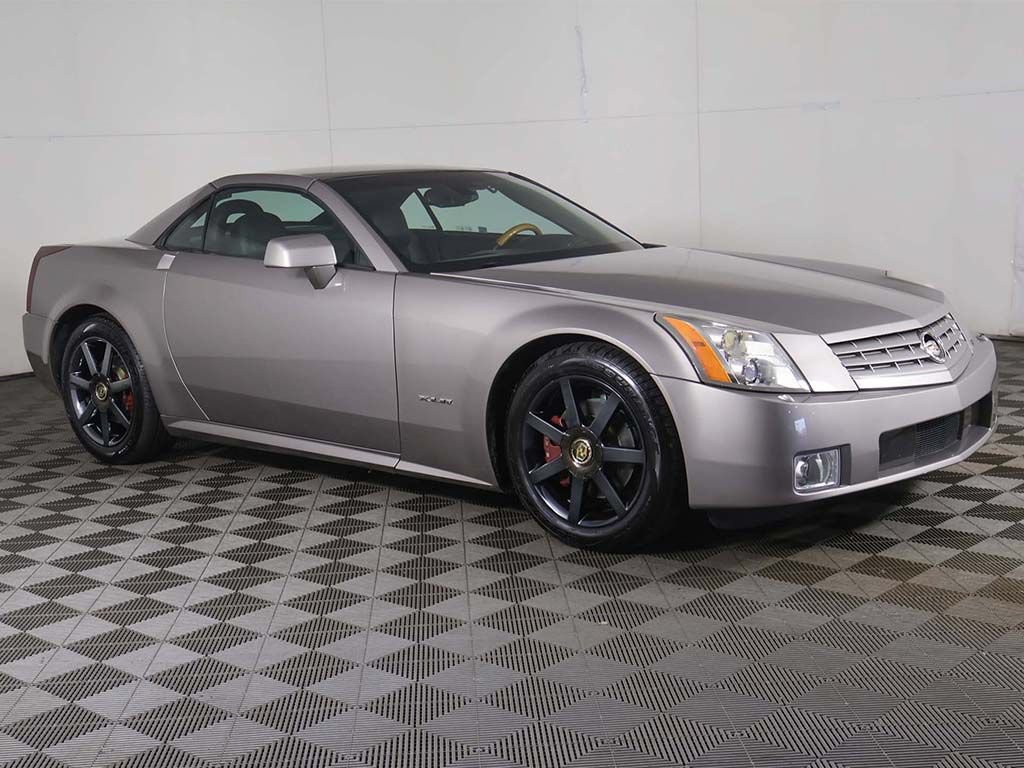 Used 2004 Cadillac XLR RWD image 43