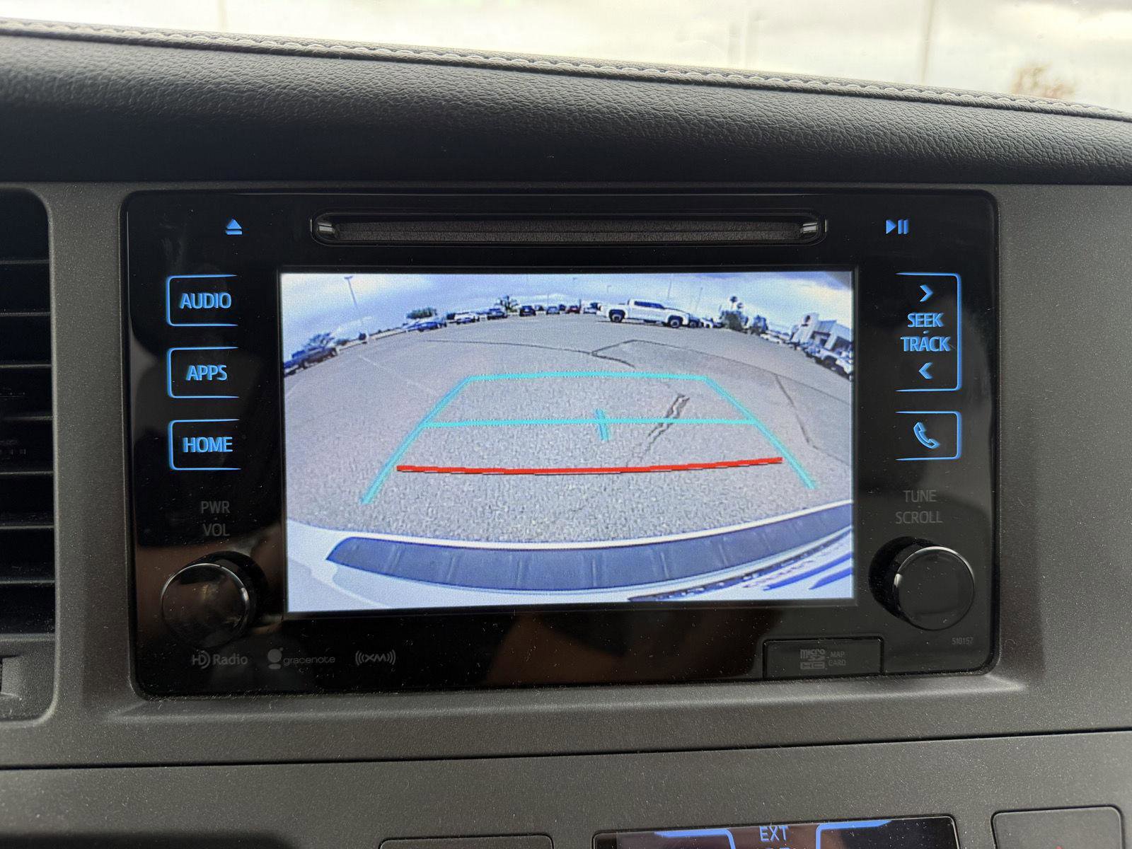 Used 2017 Toyota Sienna XLE w/ XLE Navigation Package FWD image 32