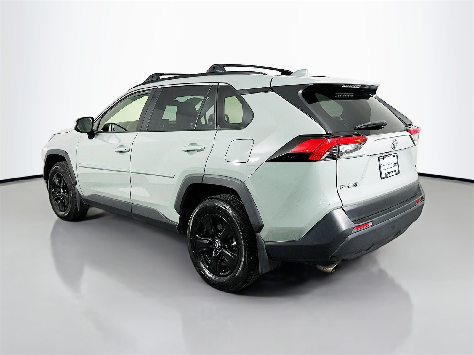 Certified 2020 Toyota RAV4 XLE image 5