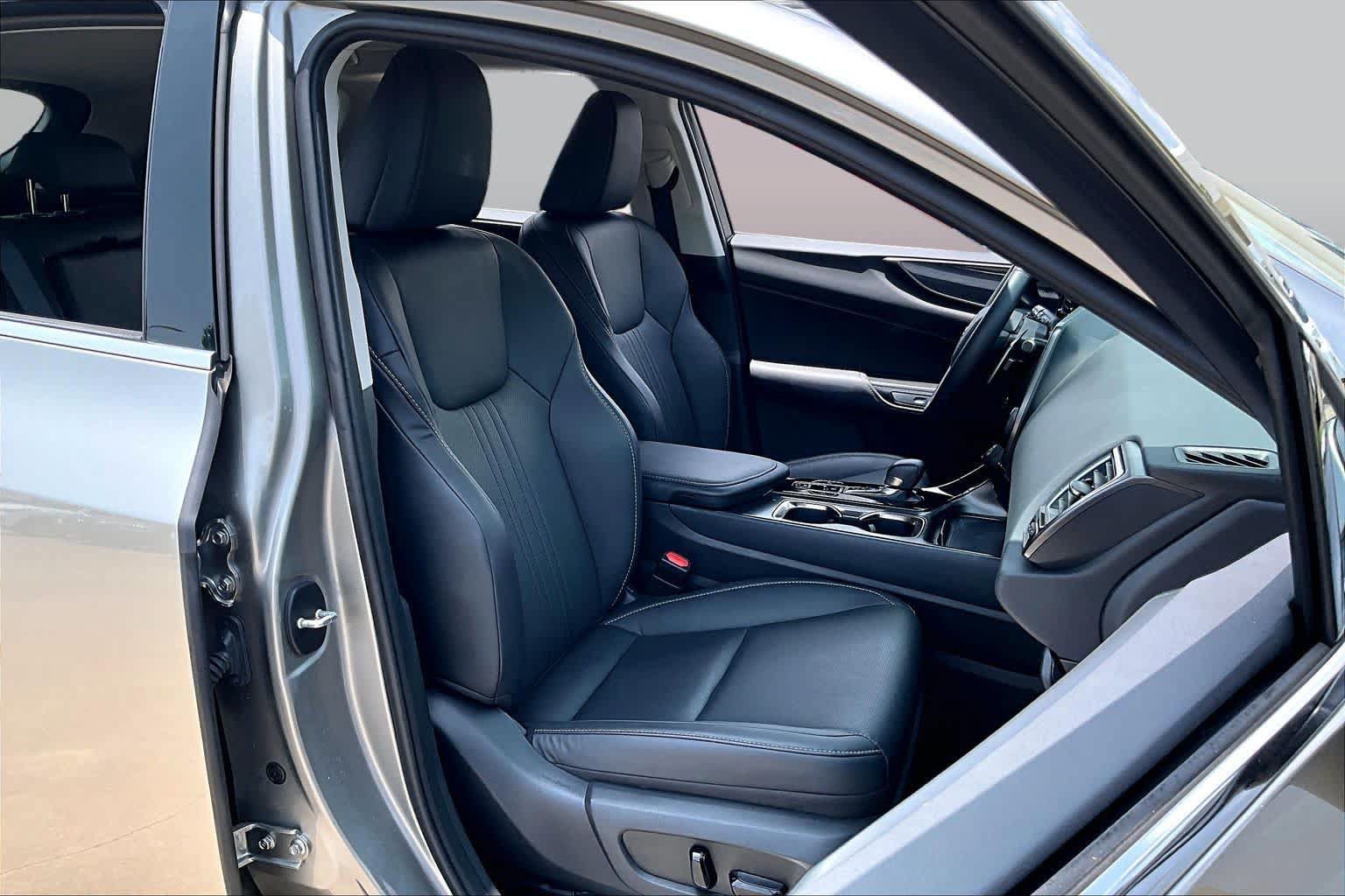 Used 2025 Lexus NX 250 FWD w/ Accessory Package (Z1) image 8