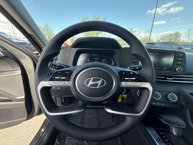 New 2026 Hyundai Elantra SE FWD image 14