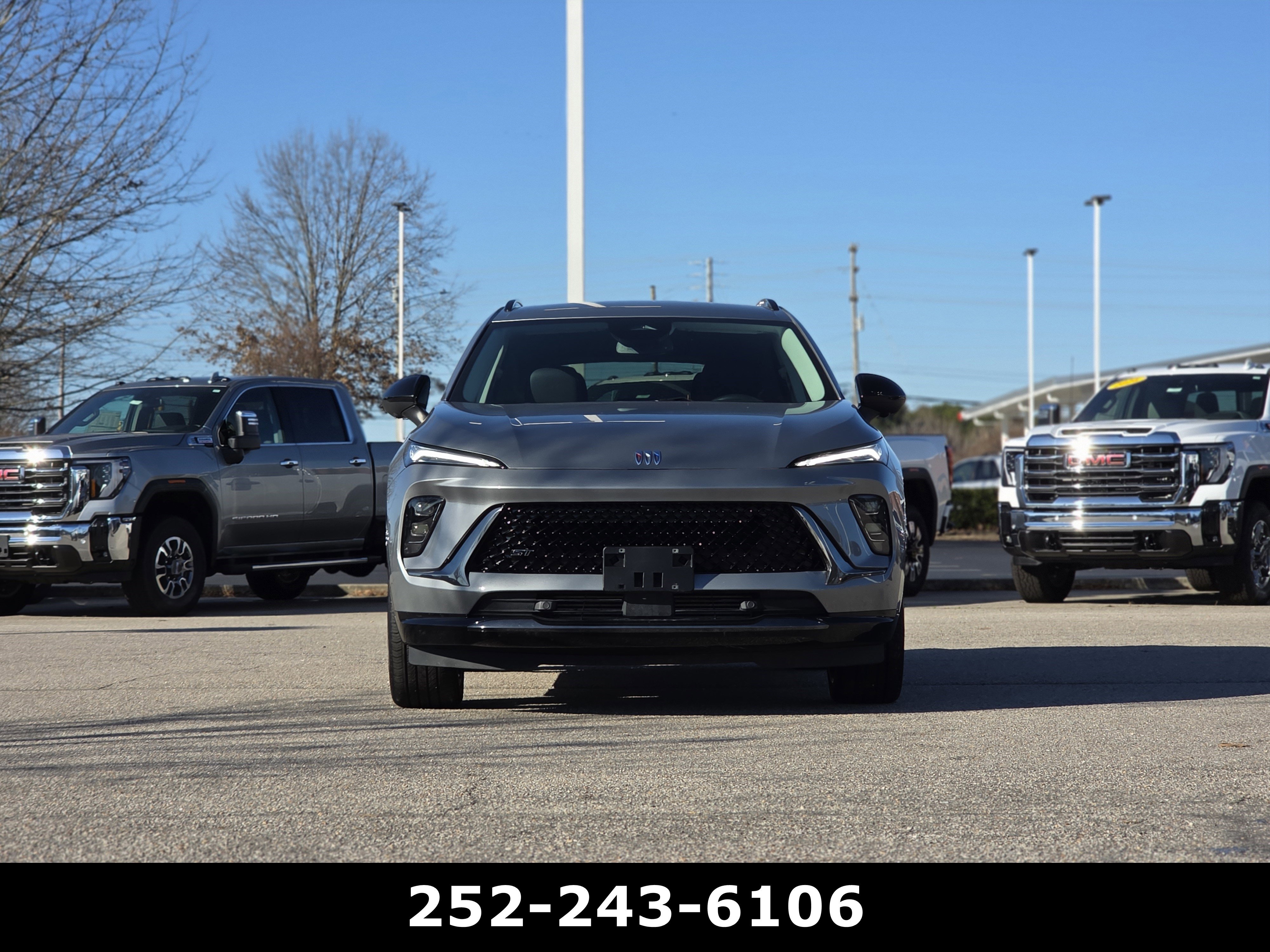 Used 2025 Buick Envision Sport Touring image 2