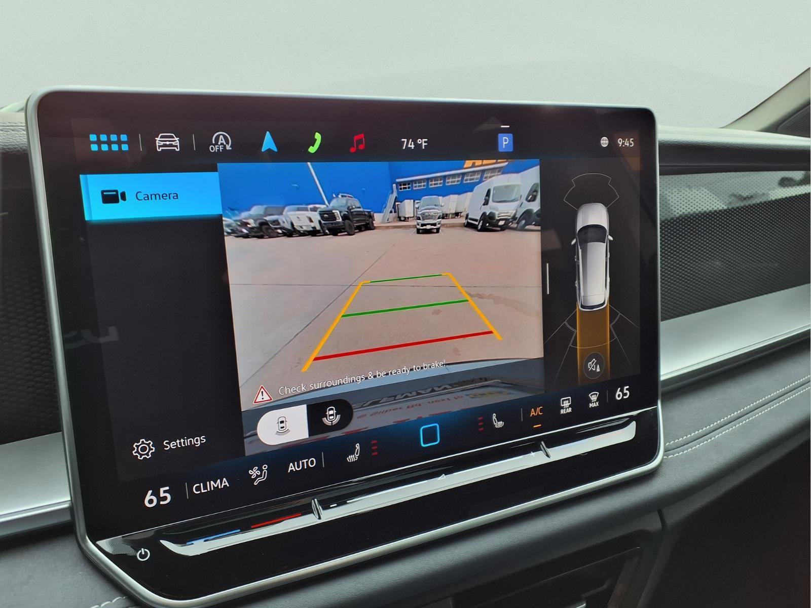 Used 2025 Volkswagen Tiguan SE R-Line image 18