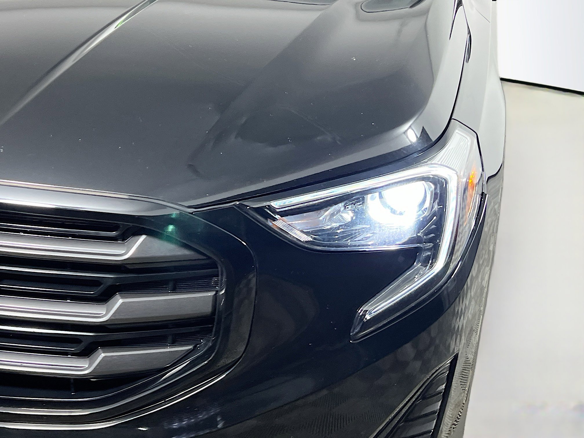 Used 2020 GMC Terrain SLE w/ Driver Convenience Package image 12