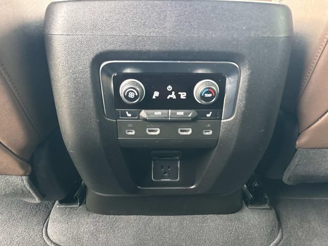 Used 2023 Chevrolet Suburban High Country AWD/4WD image 20