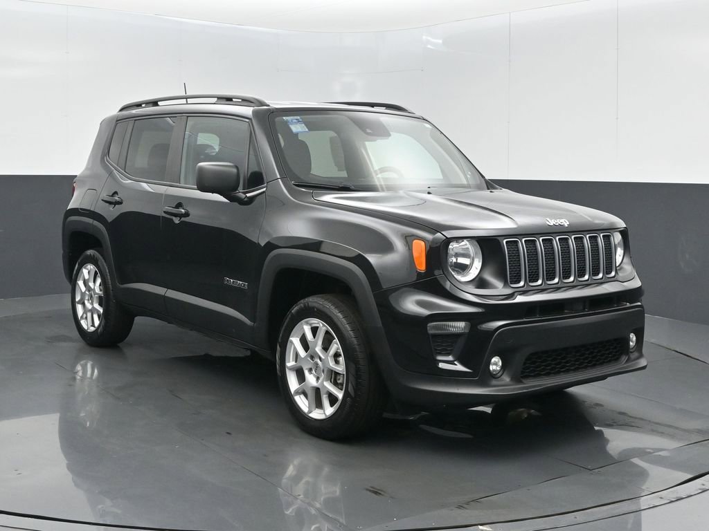 Used 2022 Jeep Renegade Latitude AWD/4WD image 2