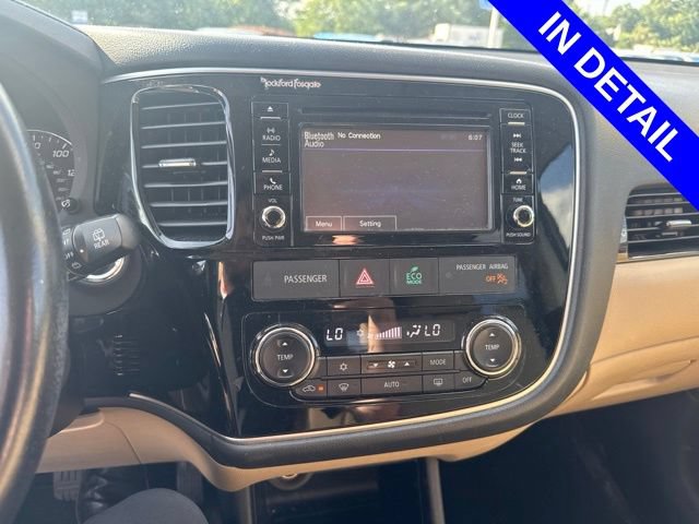 Used 2016 Mitsubishi Outlander SEL FWD image 9