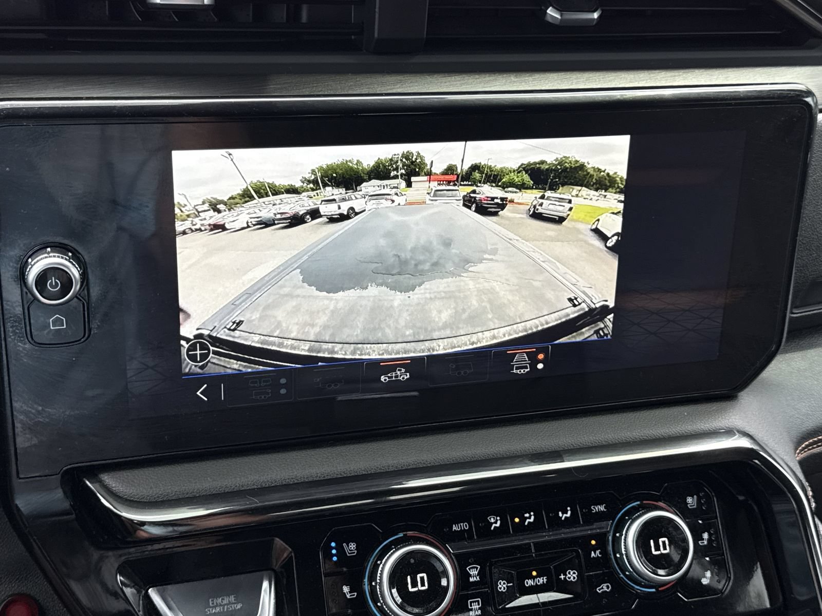 Used 2024 GMC Sierra 1500 AT4 w/ Technology Package AWD/4WD image 27