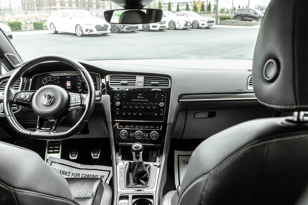 Used 2019 Volkswagen Golf R 4-Door image 9