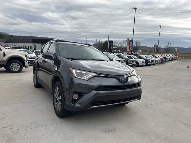 Used 2018 Toyota RAV4 XLE image 4